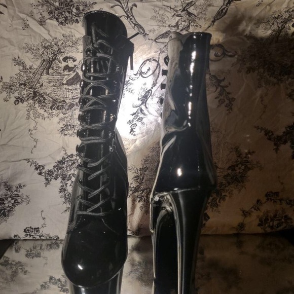 Super Sexy Black Patent Lace Up Shiny Stiletto Boots SMALL WOMAN SZ 5 - Picture 2 of 5